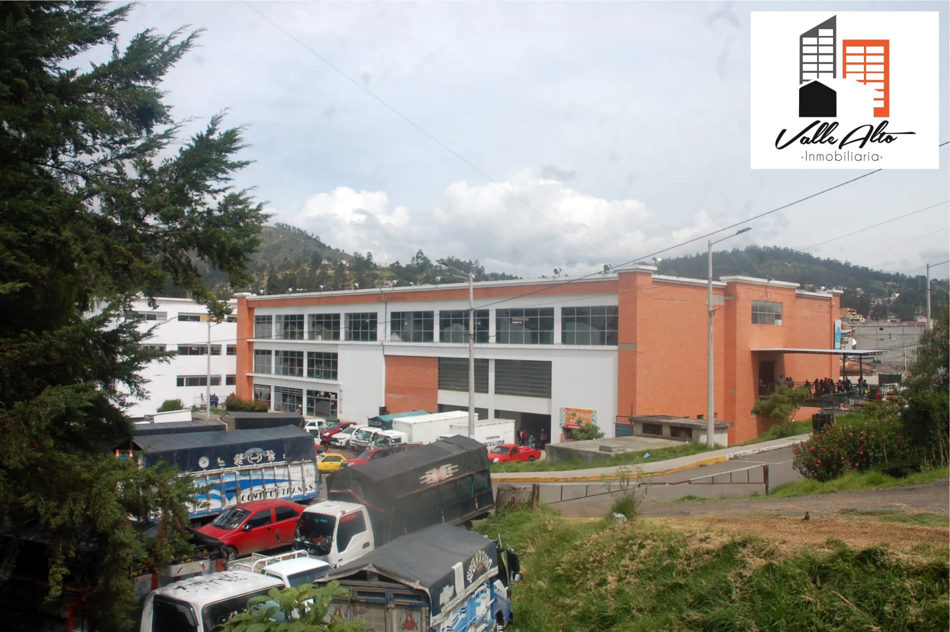 CASA ESQUINERA EN AZOGUES IDEAL PARA EMPRESA O NEGOCIO. - 1