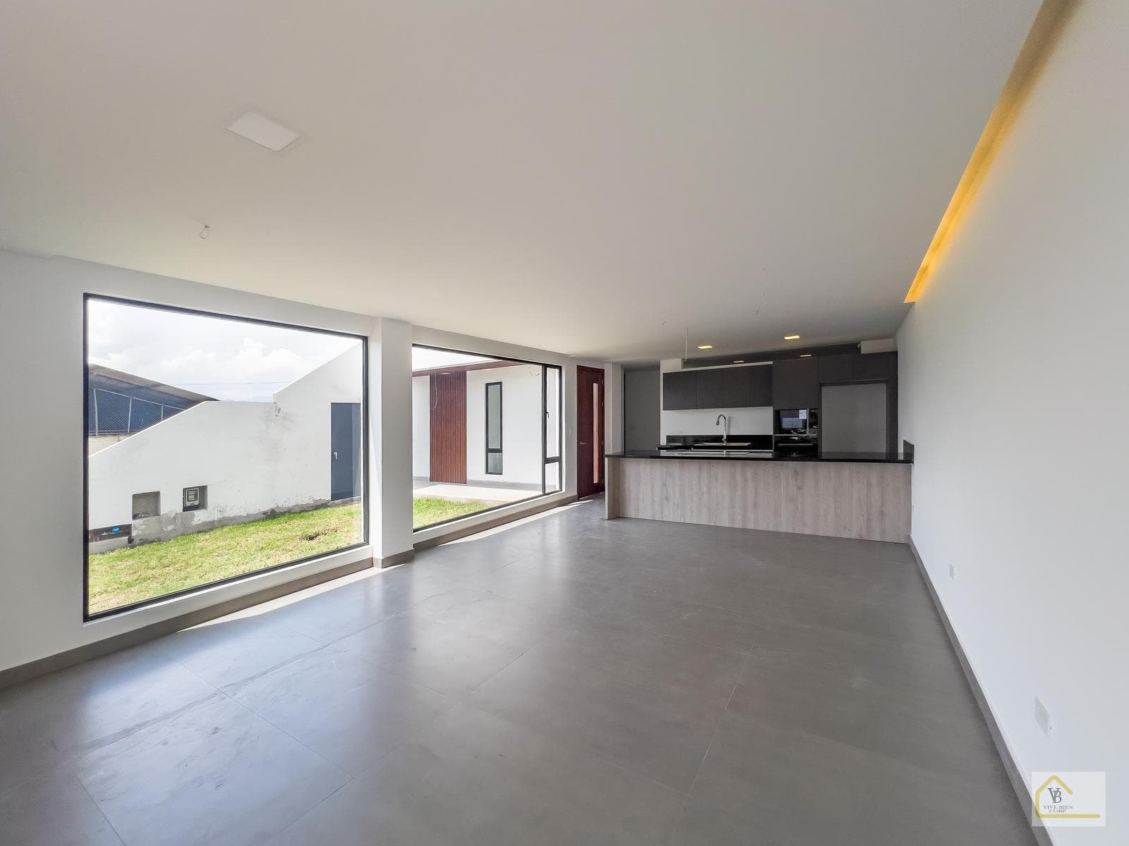 Venta departamento 2 dormitorios con jardín sector Hilacril - 1