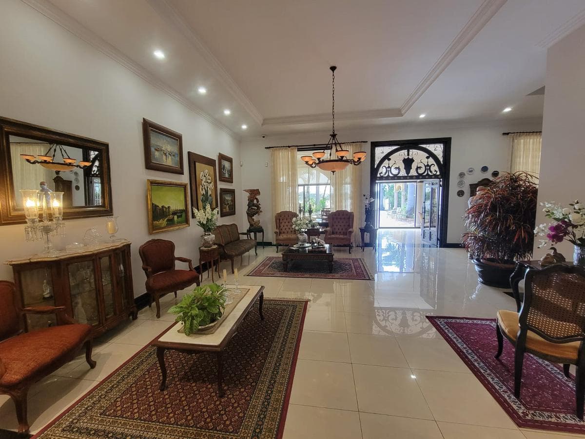 VENTA DE HERMOSA CASA KM 5 VÍA A SAMBORONDON - 1