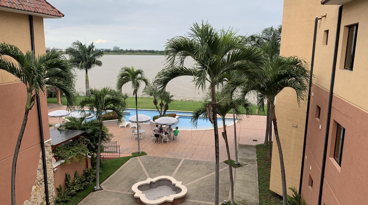 VENTA DE DEPARTAMENTO VISTA AL RIO VIA SAMBORONDON - 1