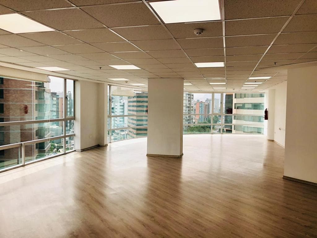 RENTA EDIFICIO CORPORATIVO - 1