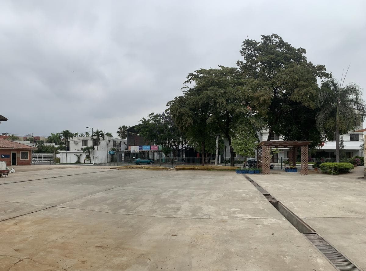 ALQUILER DE PROPIEDAD COMERCIAL VIA SAMBORONDÓN - 1