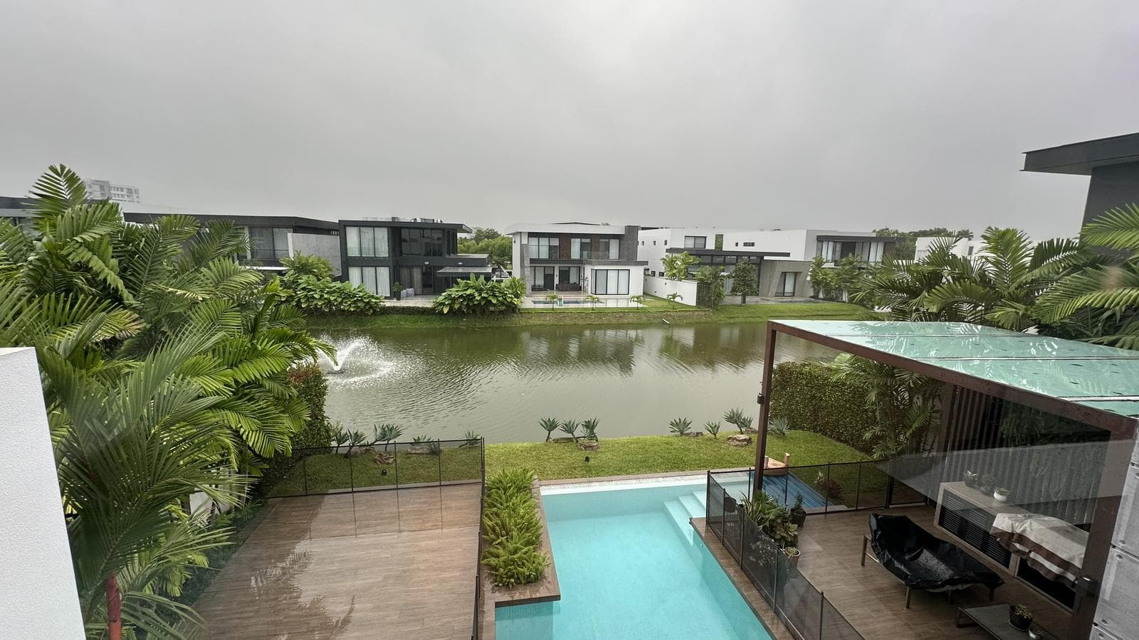 VENTA DE CASA EN ISLA MOCOLI FRENTE A LAGUNA - 1