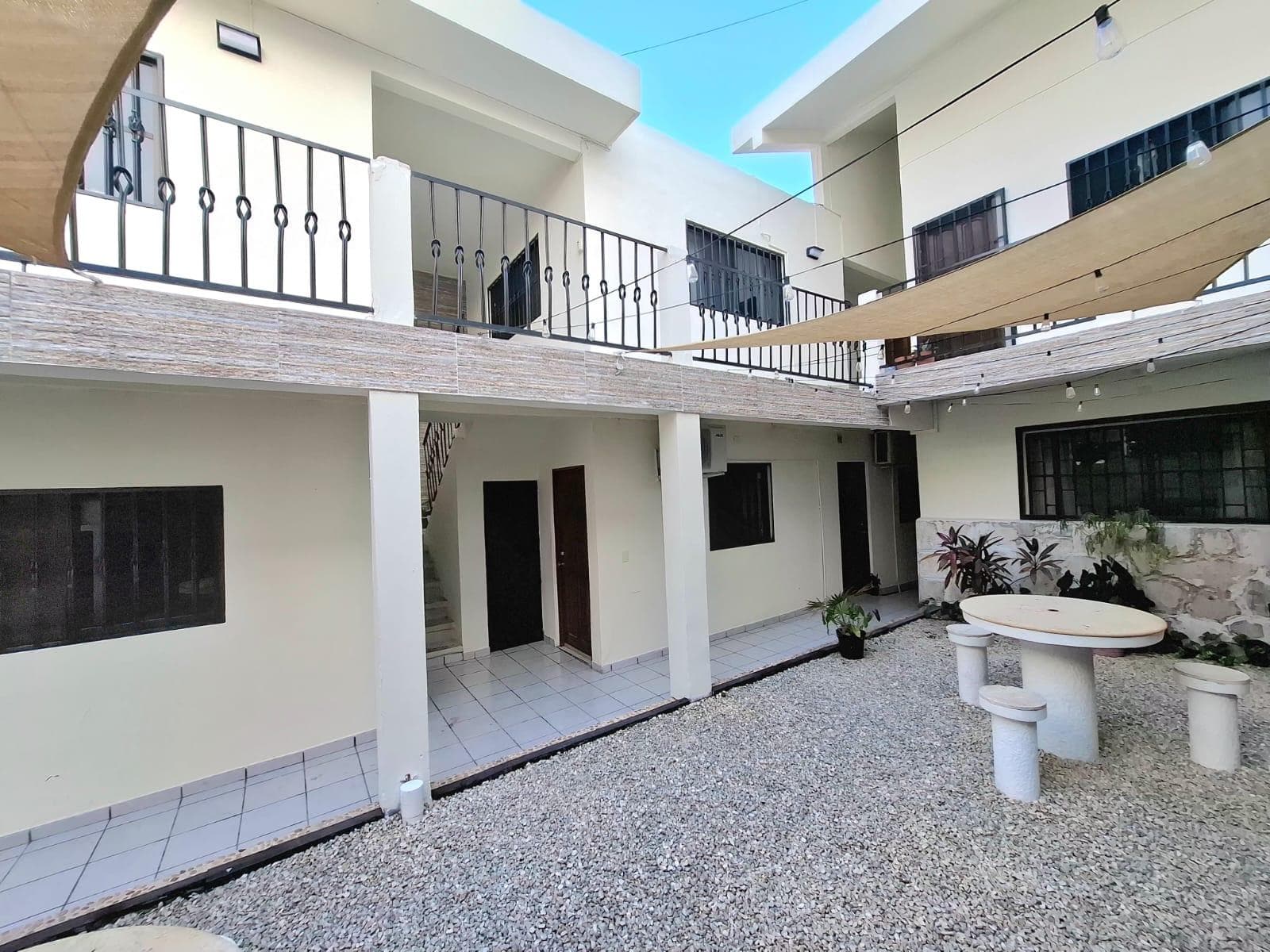 Edificio de departamentos en venta en Playa del Carmen zona centro. - 1
