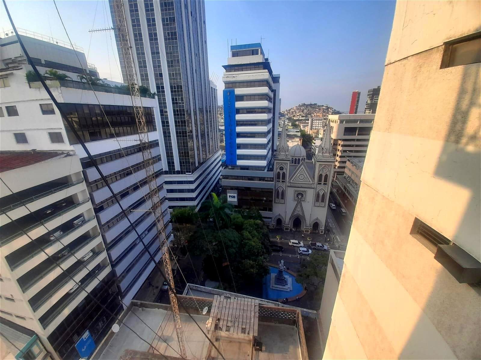 ALQUILER DE PISOS PARA OFICINAS EN EL CENTRO DE GUAYAQUIL SECTOR BANCARIO - 1