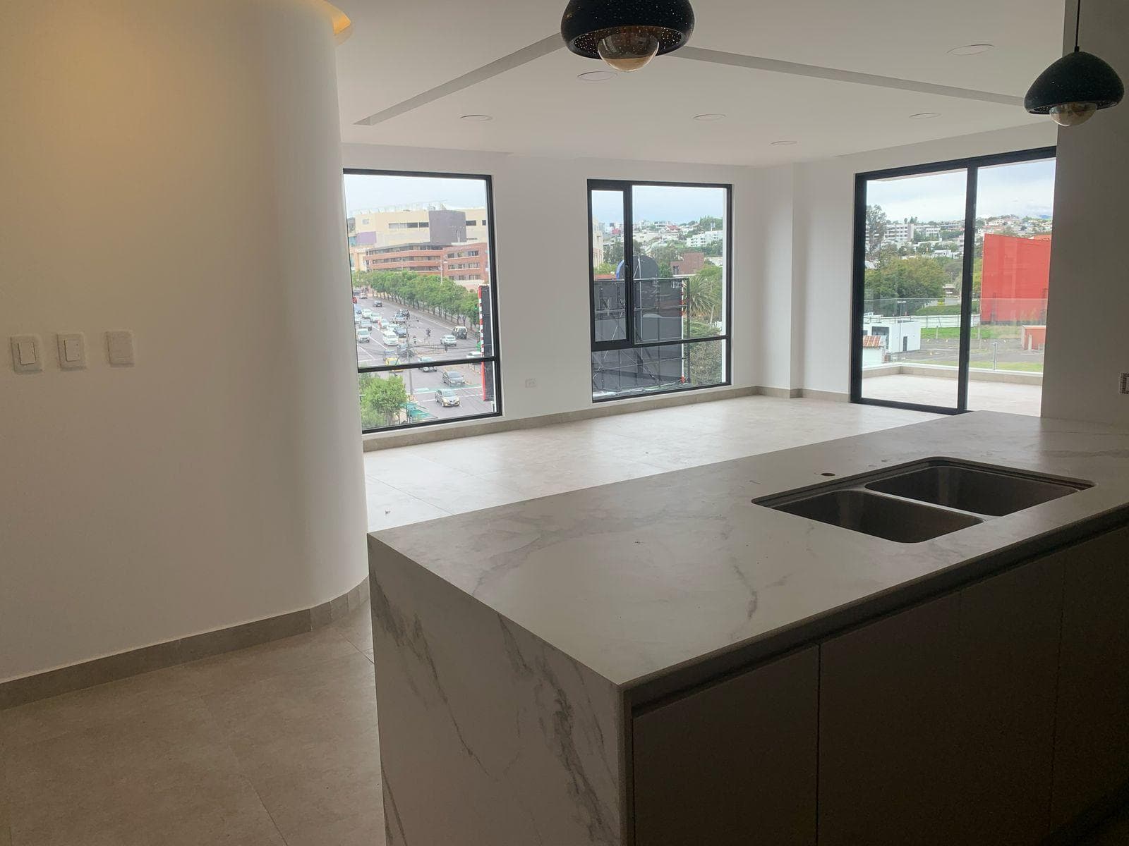 MGA / VENTA DEPARTAMENTO, CUMBAYÁ, 2 DORMITORIOS, BALCON DE 18 M2 - 1