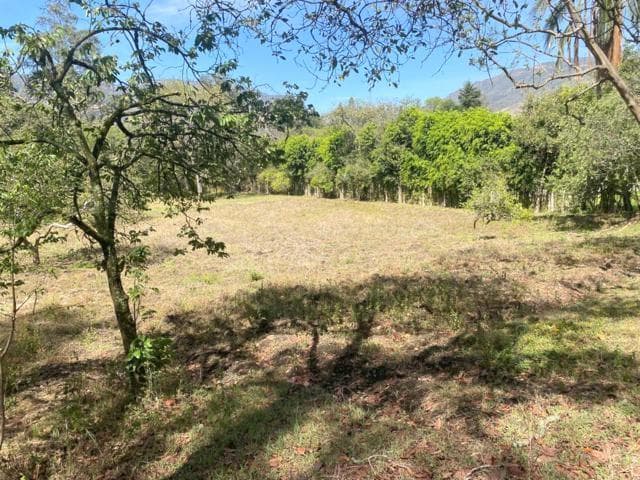 Propiedad en venta con 10.000m2 de terreno, en Gualaceo sector Cértag - 1