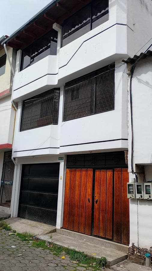 CASA EN VENTA SECTOR MERCADO DE CARAPUNGO 159M2 - 1