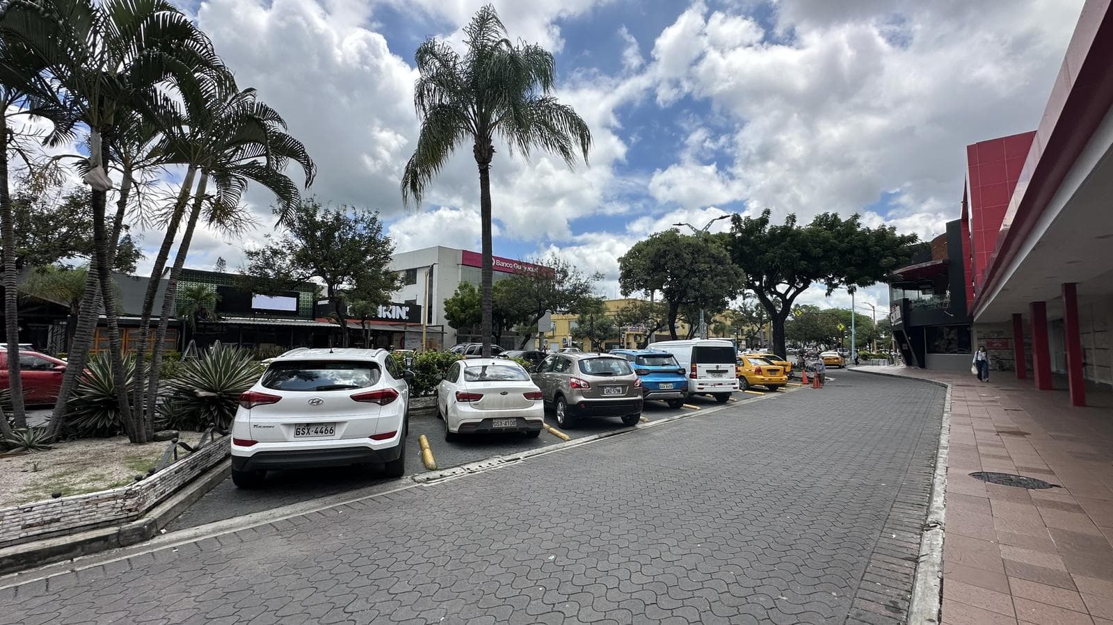 ALQUILER DE LOCAL EN AV VICTOR EMILIO ESTRADA - 1