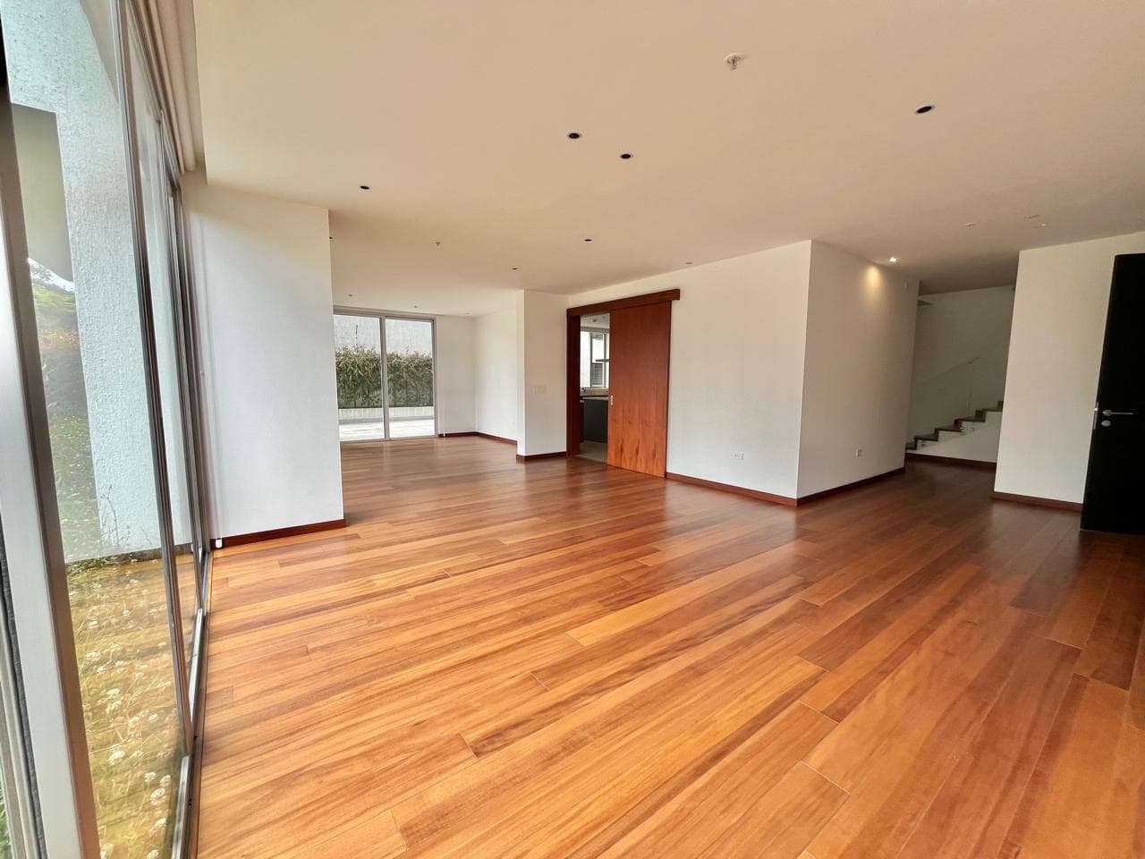 Venta Duplex de Lujo fc Gonzales Suarez US$ 550000 TW/ FCM-AQT-P - 1