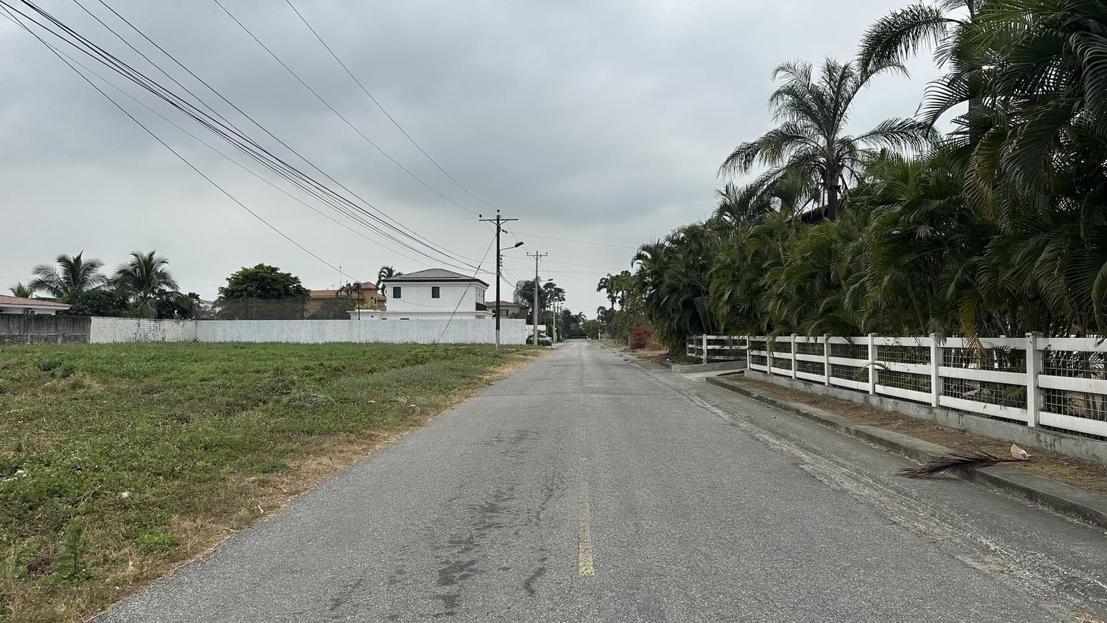VENTA DE TERRENO RELLENADO URBANIZACION EL CORTIJO - 1