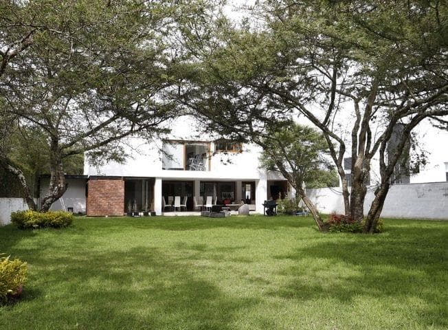 Casa Moderna en Urbanización Privada | 1.000 m² de Terreno a 10 Min de Cumbayá - 1