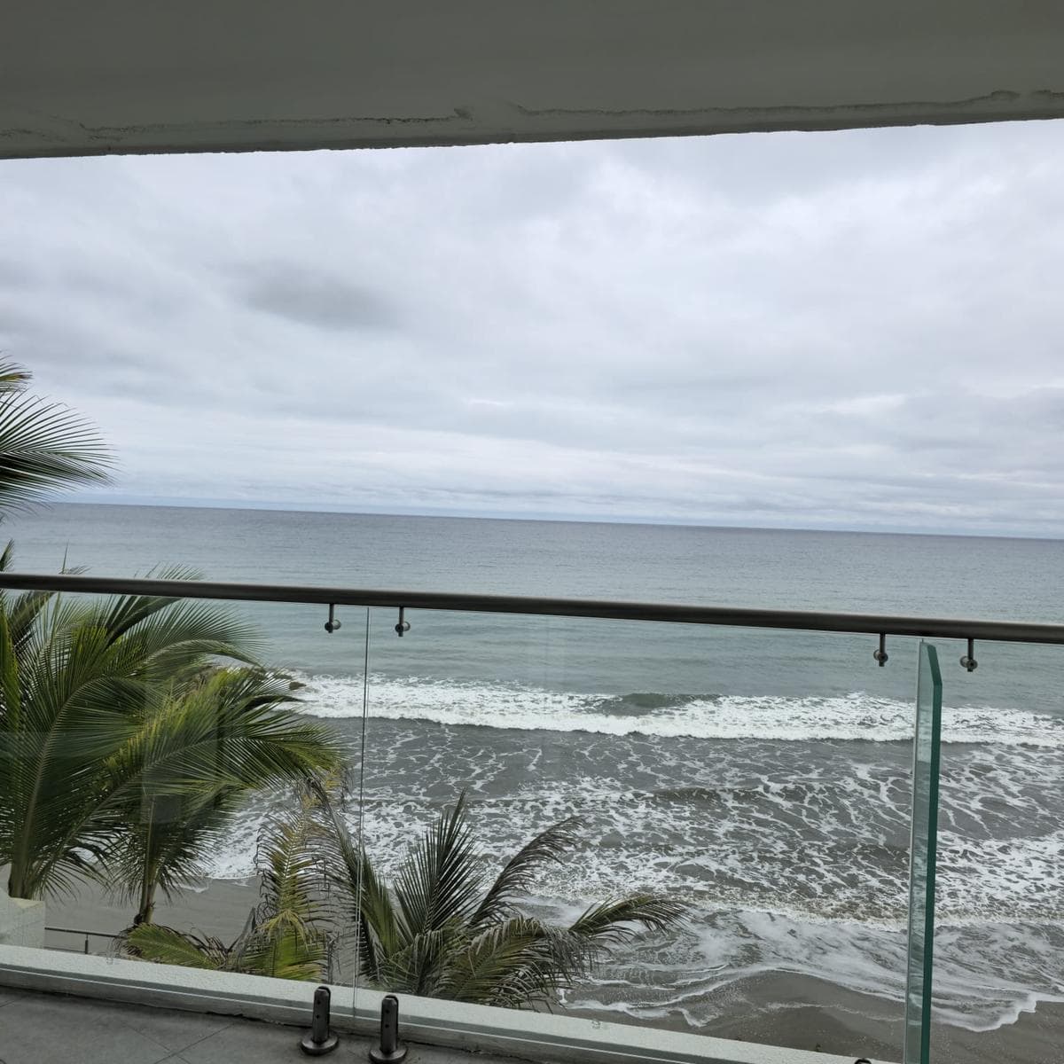 VENTA DE DEPARTAMENTO UBICACION EXCLUSIVA EN MANTA - 1