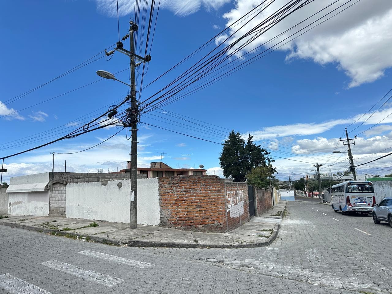 Terreno Esquinero Venta Carcelén Industrial - 1