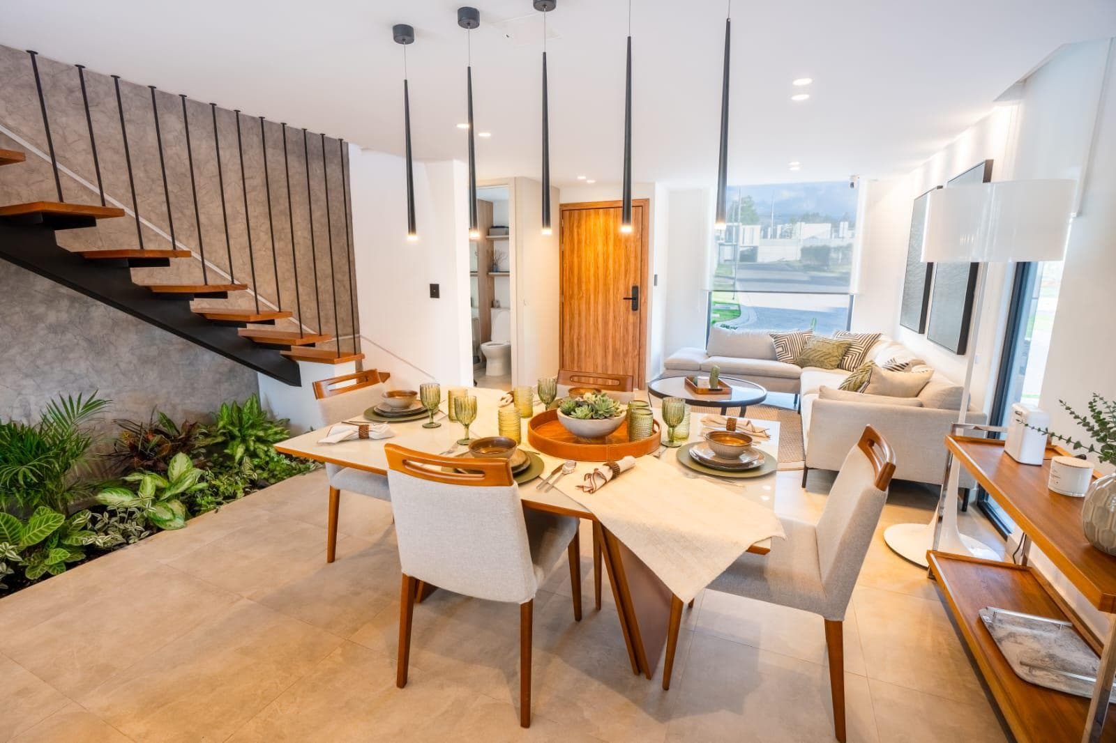 MGA / VENTA CASA EN TUMBACO, 3 DORMITORIOS - 1