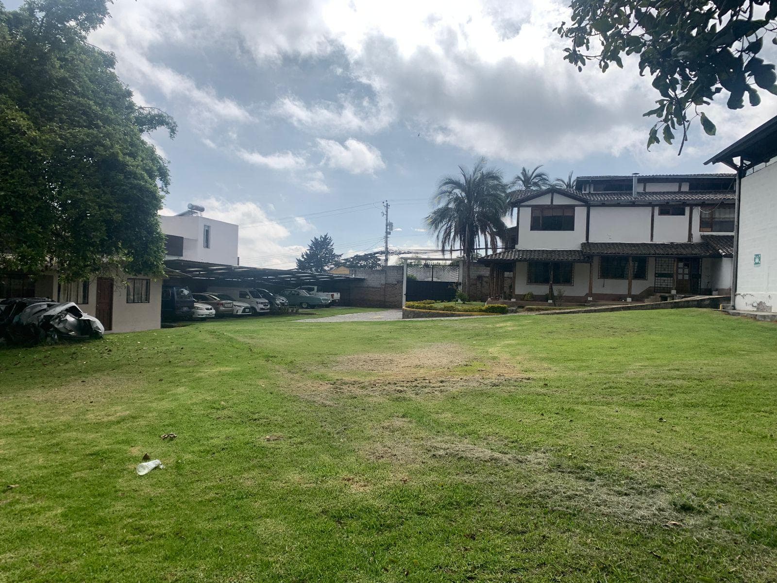Venta 2575 m2 Terreno y casa 1254m2 Sector El condado - 1