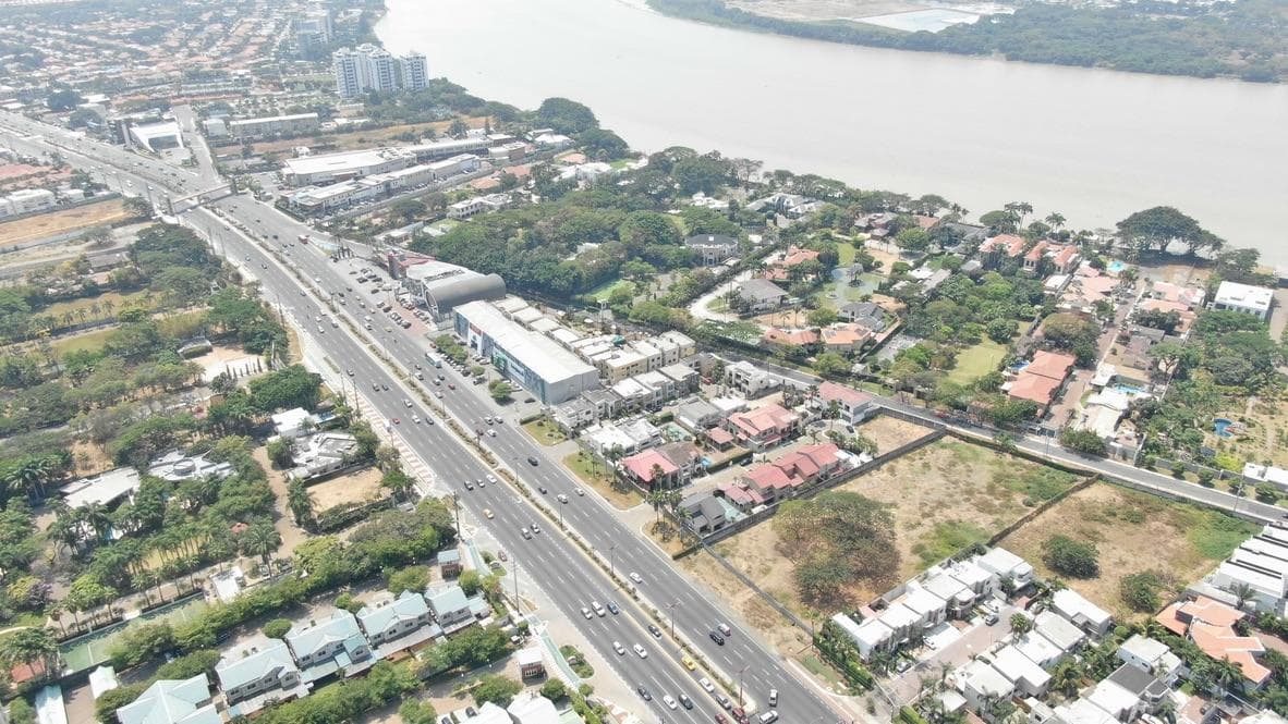VENTA DE TERRENO MULTIFAMILIAR KM 5 AL RIO, SECTOR MANGLERO - 1