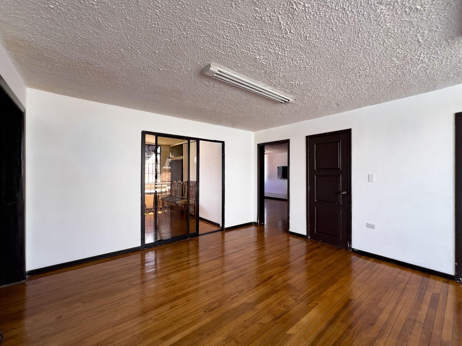 SE VENDE CASA COMERCIAL ESQUINERA EN LA CONCEPCIÓN - 1
