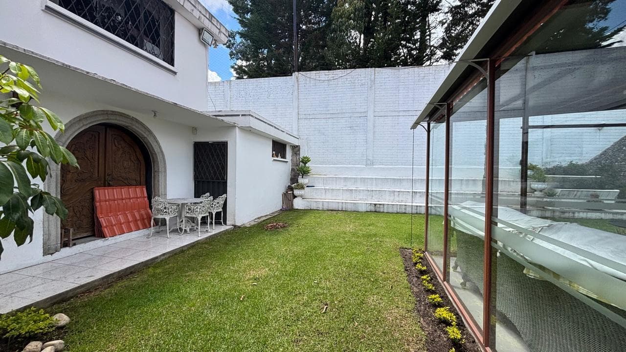 Propiedad Grande con dos casas en Mena del Hierro - El Condado - 1