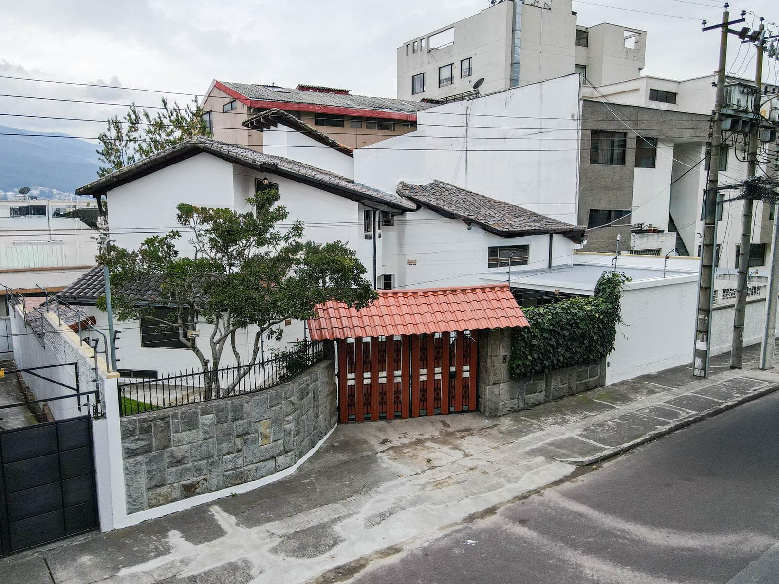 Casa Comercial 512m² | Ideal Centros médicos, odontológicos, laboratorios, Tecnológicos y Centros de Negocios | El Batán - 1