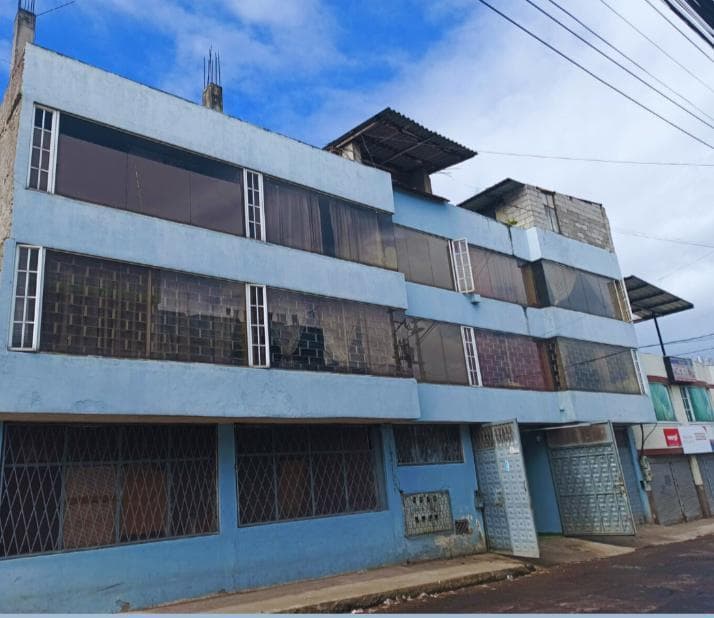 Venta edificio comercial con departamentos y locales santa barbara baja - 1