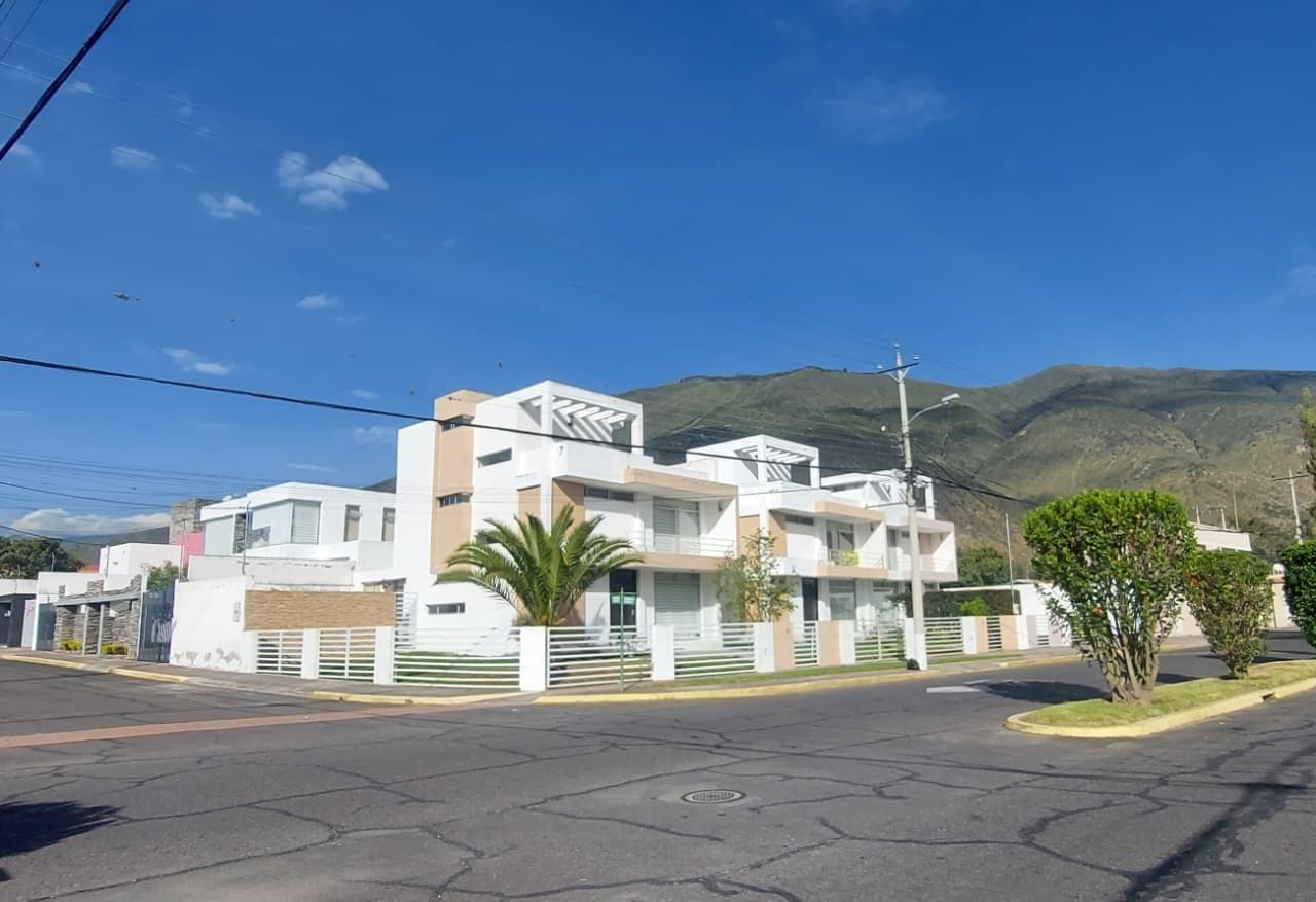 CASA EN VENTA EN LA PAMPA - 1