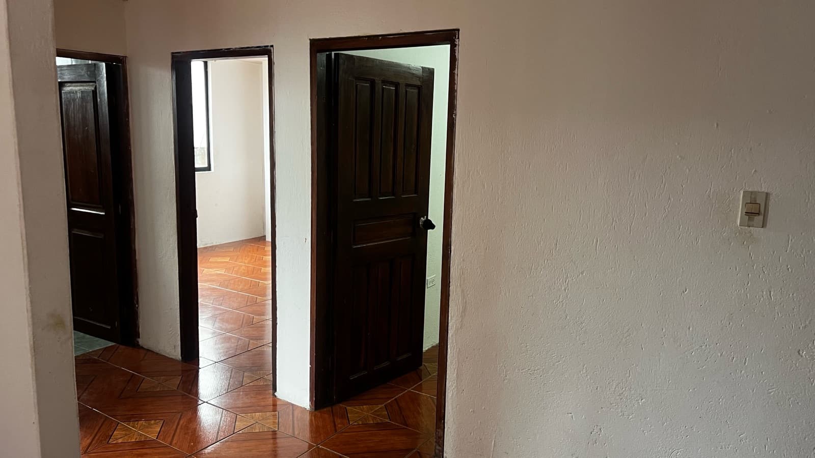 Departamento Quito Sur Tercer piso 302, 3 dormitorios, sala comedor, cocina tipo Americana - 1