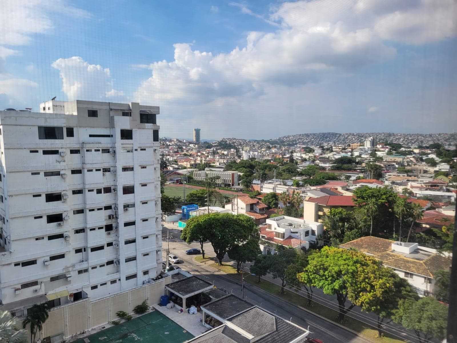 VENTA DE DEPARTAMENTO CON HERMOSA VISTA EN OLIVOS - 1