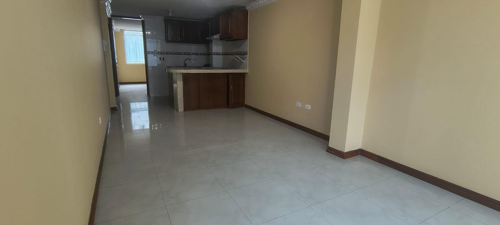 venta de casa en carcelén con 4 departamentos - 1
