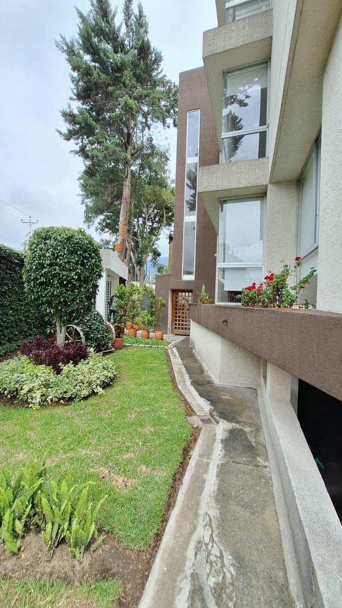 Departamento en Cumbayá de venta - 1