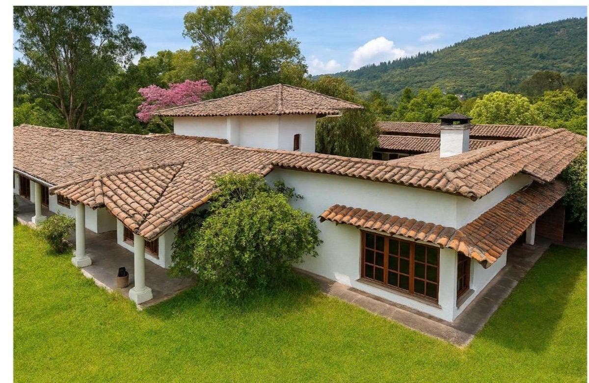 Vendo Propiedad con Terreno de 3000 m Mas Construccion - Lumbisi - Cumbaya - *mm - 1