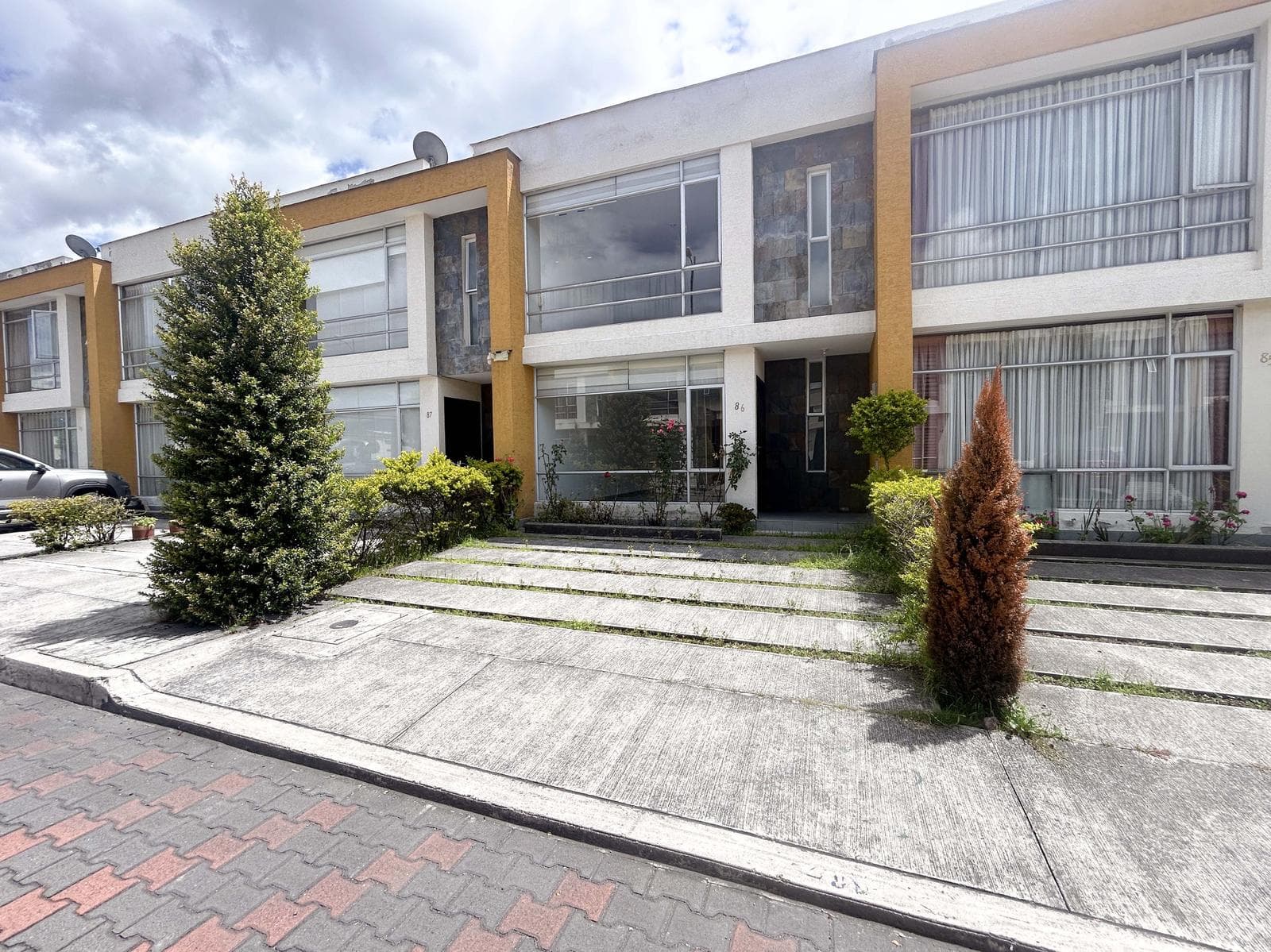 Venta de casa en conjunto Sector Fajardo - Cerca al Estadio del Independiente del Valle - 1