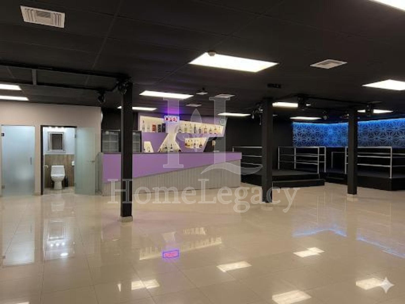 Alquiler de Local Comercial en Ventura Plaza, Urdesa AA - 1
