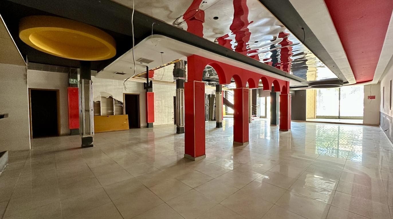ALQUILER DE LOCAL COMERCIAL AV LAS MONJAS - 1