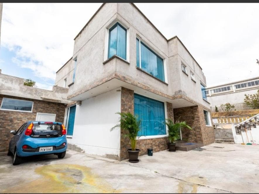 VENTA CASA CON TERRENO INDEPENDIENTE 900M² CARCELEN - 1