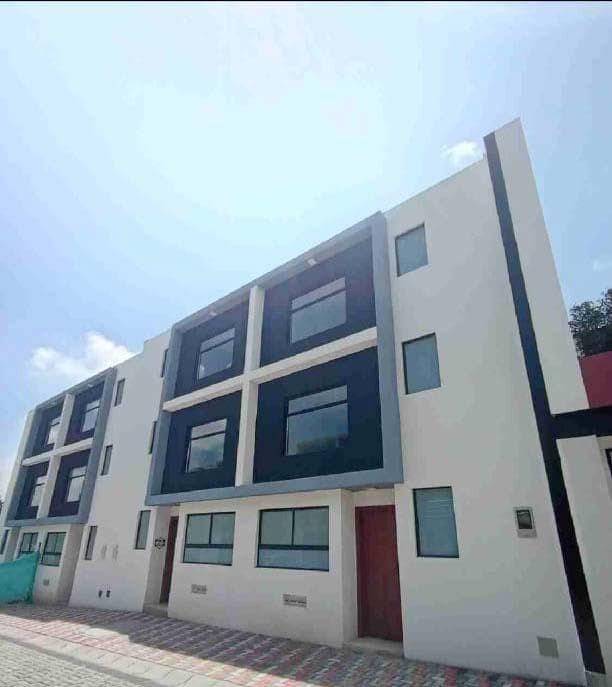 Venta de casa sector Conocoto - Cerca Administración Zonal - 1