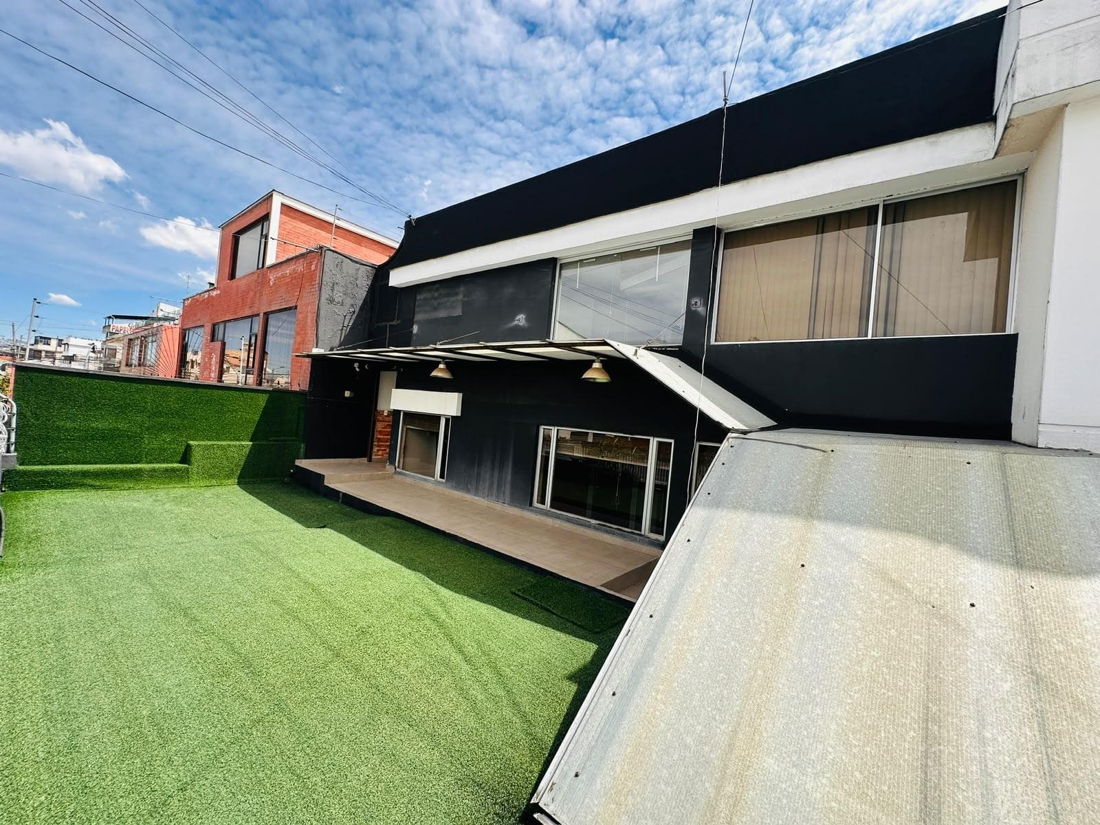 Casa Comercial en Venta - 1