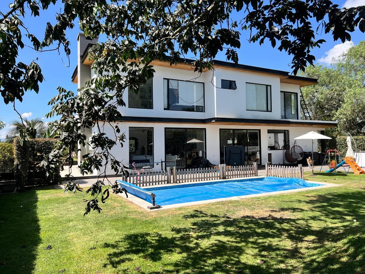 RENTA CASA CON PISCINA EN PUEMBO 434 METROS HABITABLES AF - 1