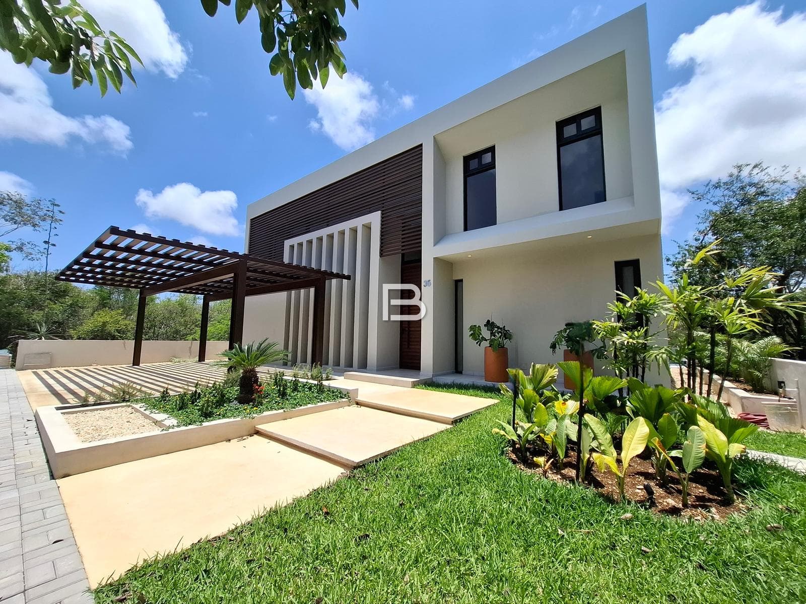 En Venta Casa en Country Club Cancun - 1