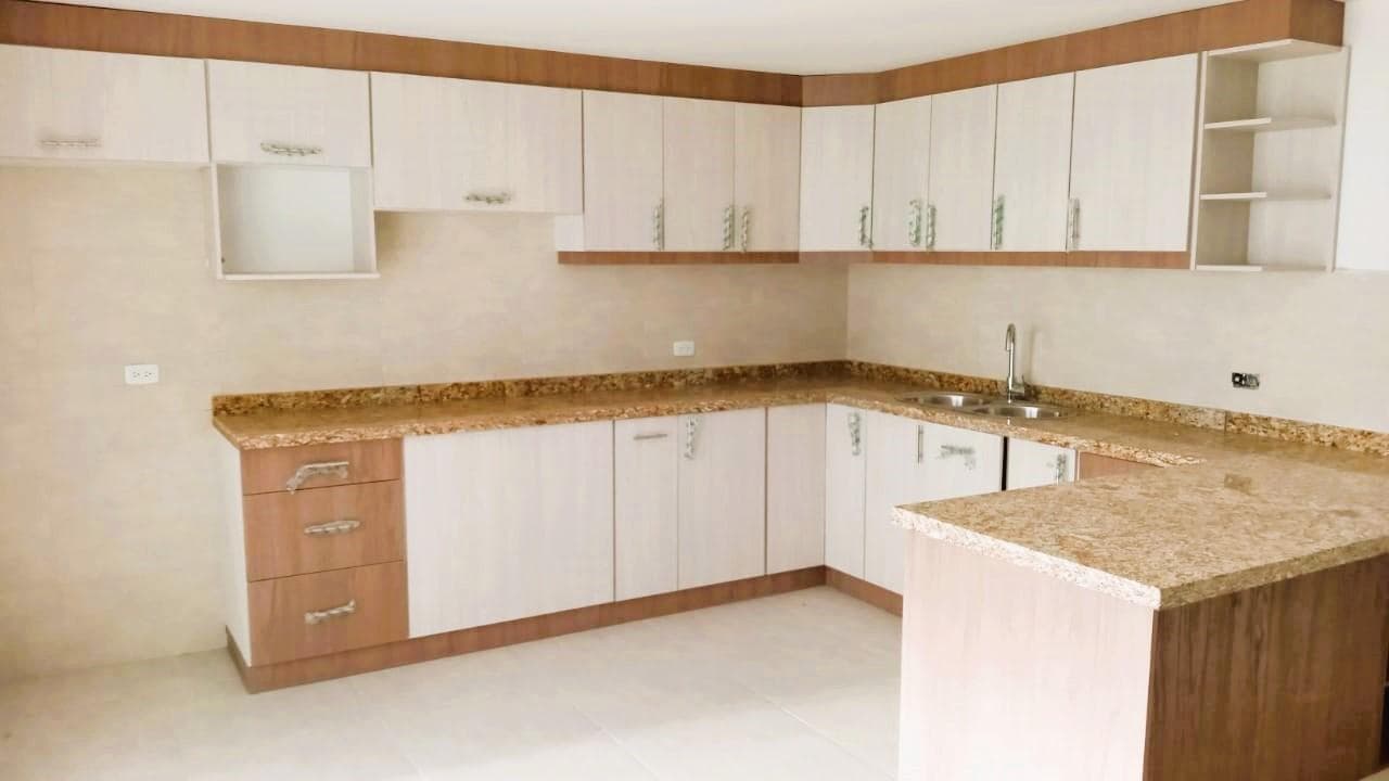Venta Departamento 3 dormitorios con Patio. Cerca al Pinar bajo - 1