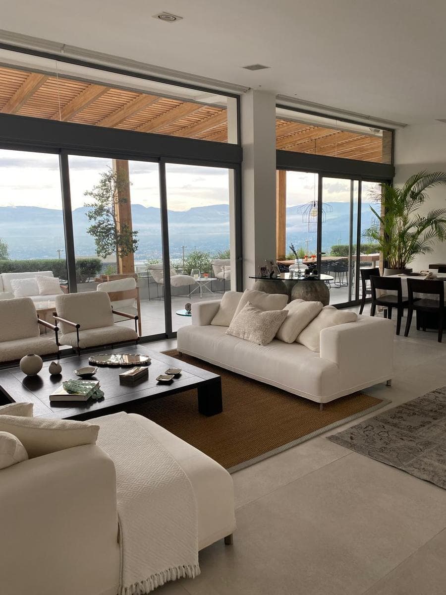 CUMBAYA - DEPARTAMENTO DE LUJO DE 306,95 M2 CON TERRAZA - 1