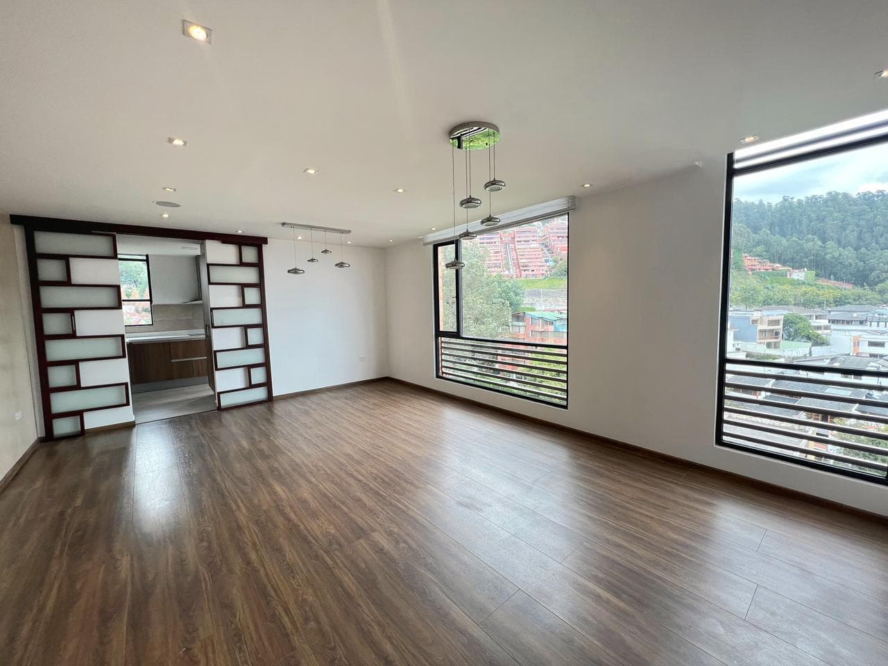 Granda Centeno 3 habitaciones, hermosa vista, 2 parqueaderos, flamante - 1