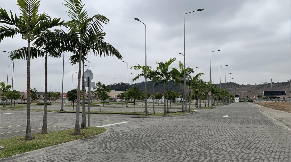 TERRENO EN VENTA PARA BANCA SOBRE AV NARCISA DE JESÚS - 1