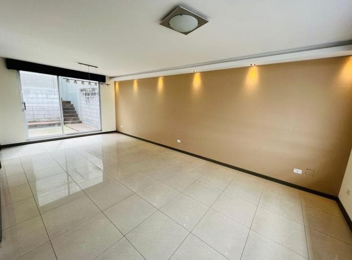 Casa de venta en El Condado, urbanización Balcones del Norte - 1