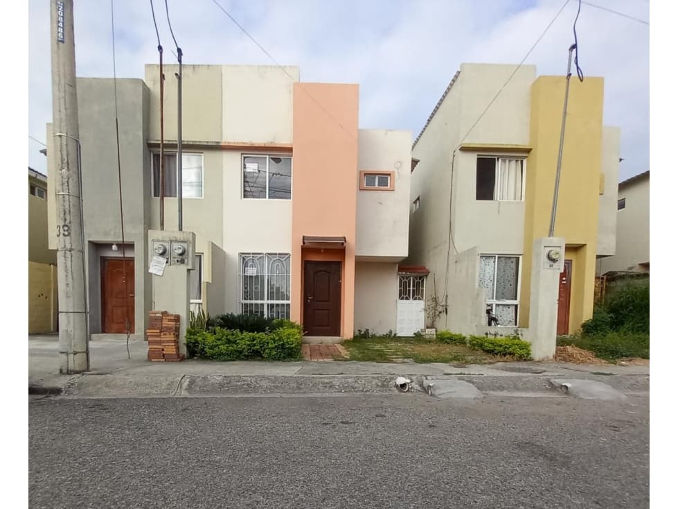VENDO CASA EN CIUDAD OLIMPO - 1