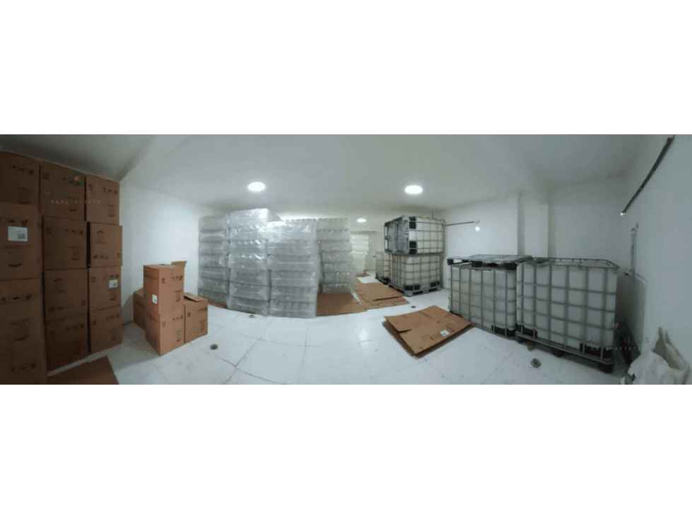 VENDO EDIFICIO AMPLIO ESQUINERO PARA OFICINA CON BODEGA - 1