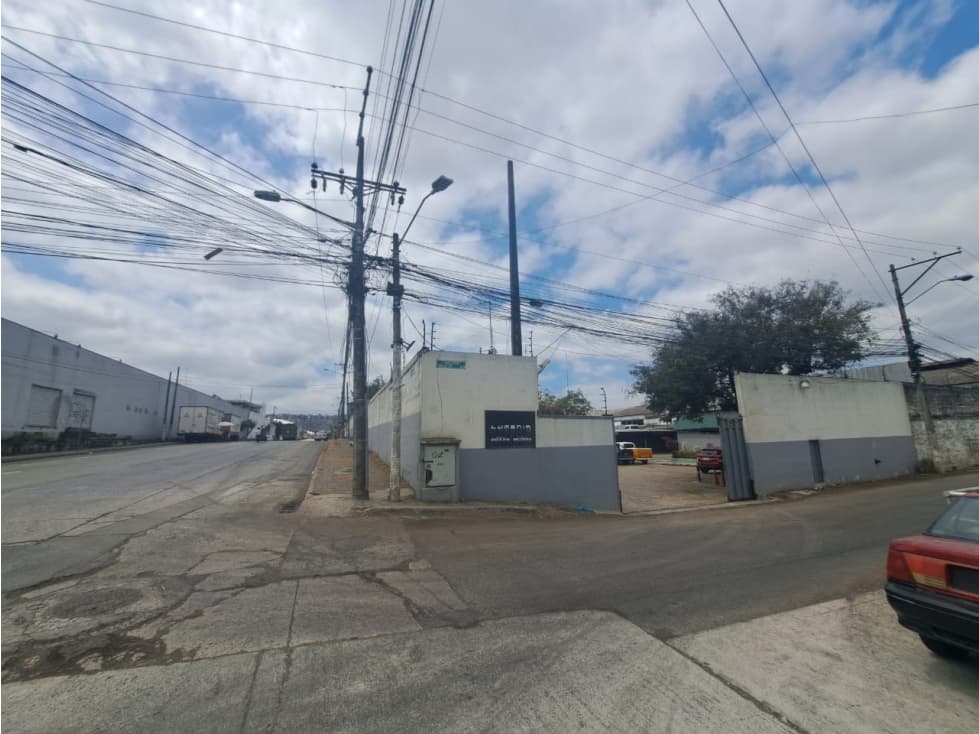BODEGA EN AV. JUAN TANCA MARENGO - 1