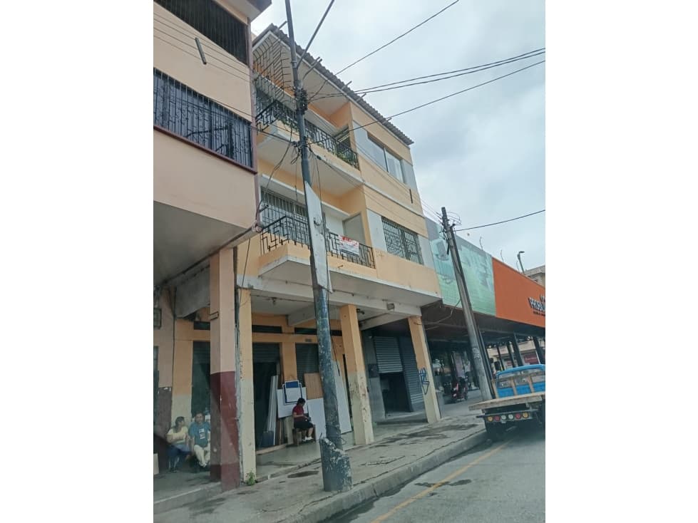 Alquilo Departamento Remodelado en Clemente Ballen y Quito   - 1