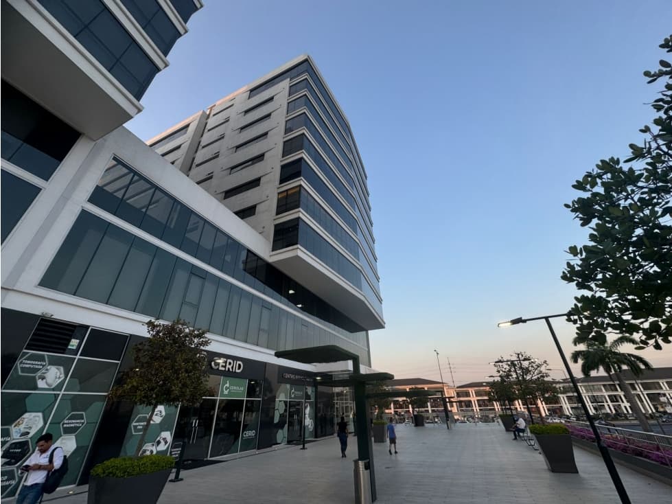 Oficina en Platinum 1 en Ciudad Millenium en la Aurora - 1