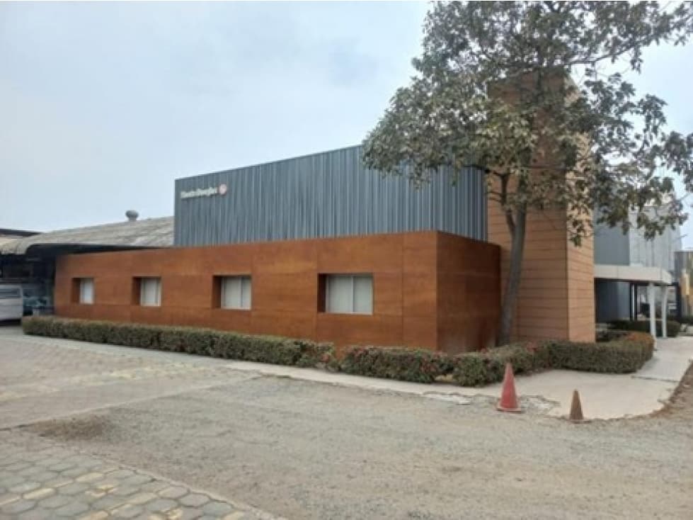 Venta de Terreno con Galpones, Bodegas y Oficinas en Durán - 1